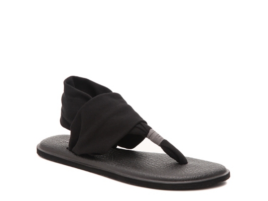 sanuk closed toe sandals