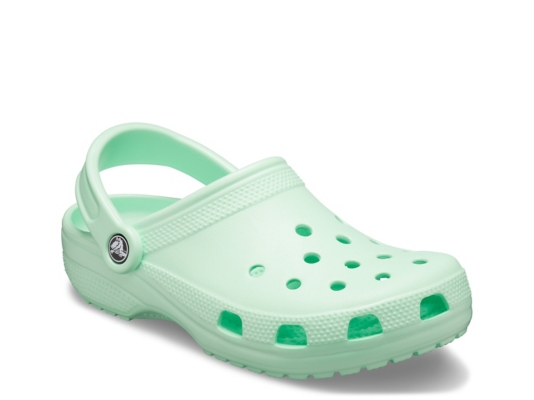 dsw croc sandals