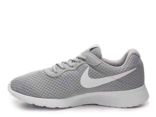dsw nike tanjun