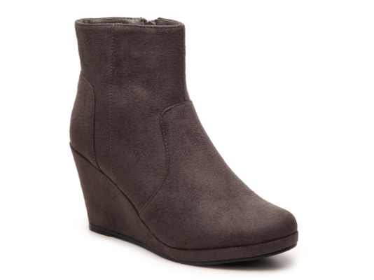 Journee Collection Magely Wedge Bootie Women's Shoes | DSW