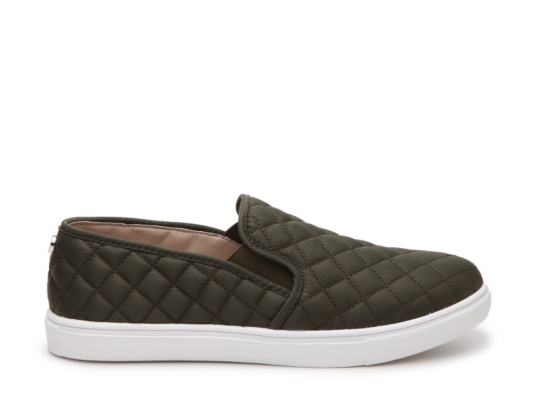 womens steve madden ecentrcq slip on casual shoe