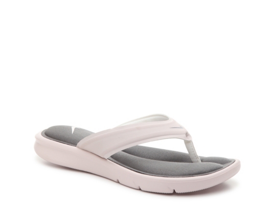 dsw nike flip flops