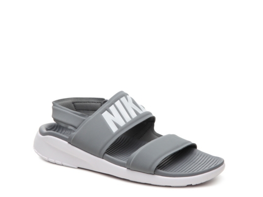 nike tanjun women's sandals near me