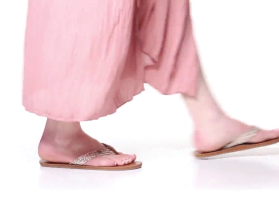 roxy lola flip flops