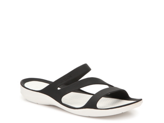 crocs womens sandals clearance