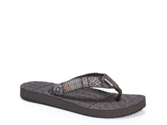 muk luks emma flip flops