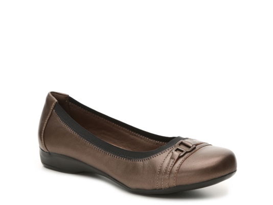 clarks kinzie willow flat
