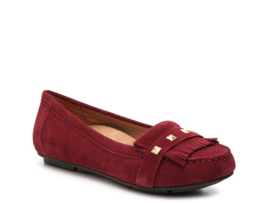 vionic red flats