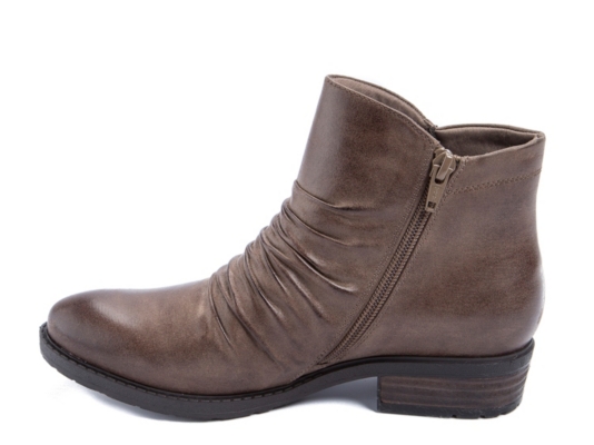 Bare Traps Yuno Bootie Women�s Shoes DSW