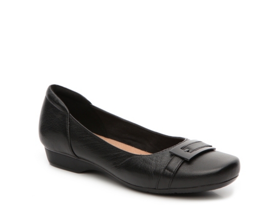 dsw clarks flats