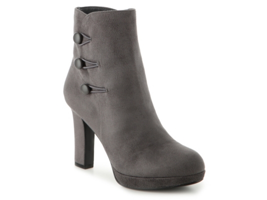 journee collection zuri bootie