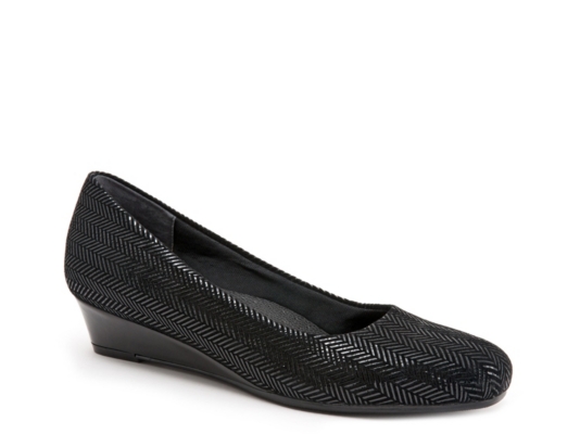 laurene wedge pump