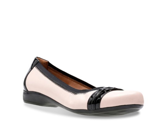 clarks kinzie flat