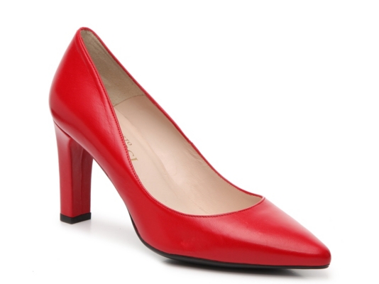 pointed toe pumps for wide feet