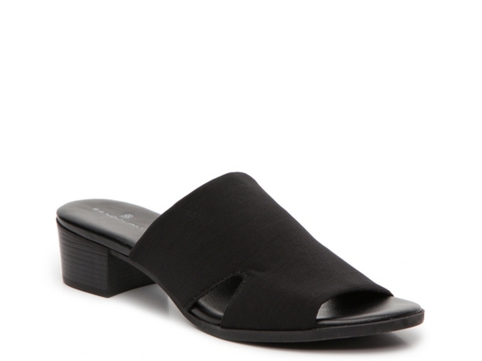 bandolino kenton flat sandal