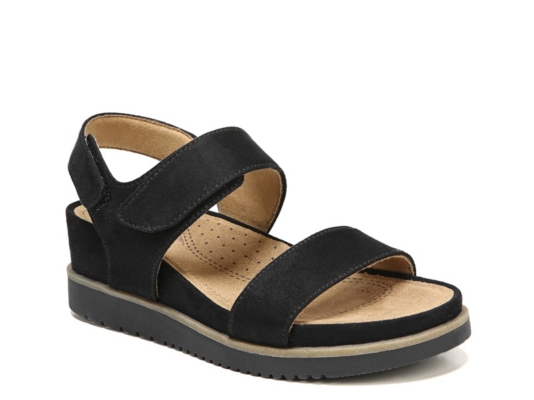wide slip resistant shoes