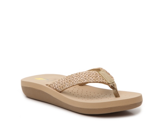 dsw volatile sandals