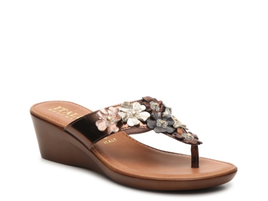 Italian Shoemakers Sandals, Flip-Flops & Wedges | DSW