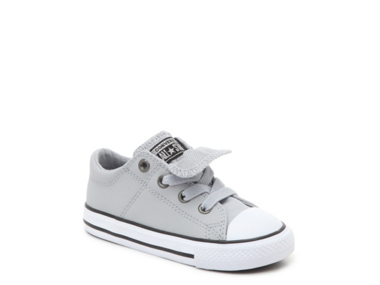 chuck taylors dsw