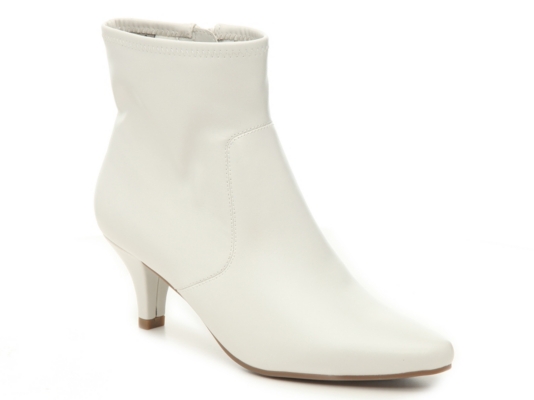 dsw heels white