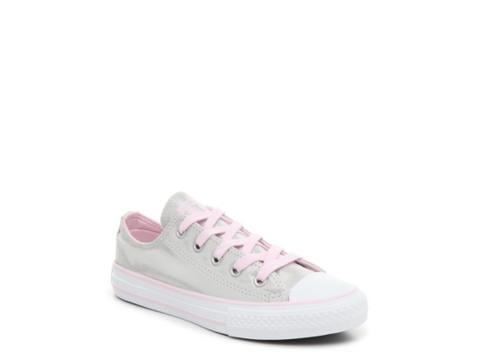 chuck taylors dsw