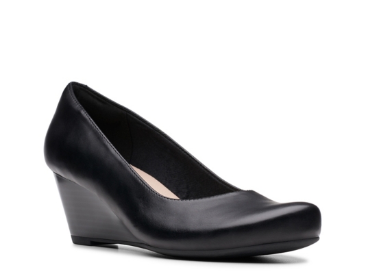 clarks flores petra wedge pump