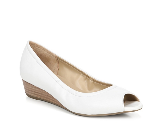 naturalizer women's contrast wedge pump
