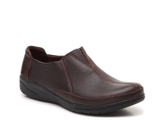 clarks women's cheyn bow loafer