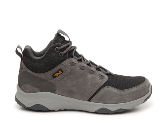 teva hiking footwear