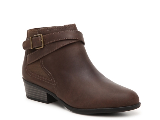 clarks bushacre 2 brown suede