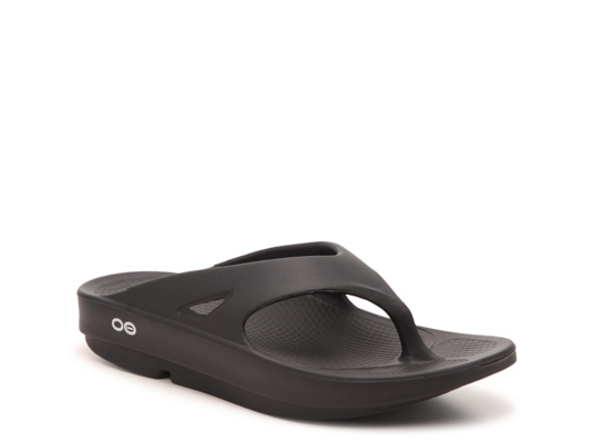 oofos women's flip flops