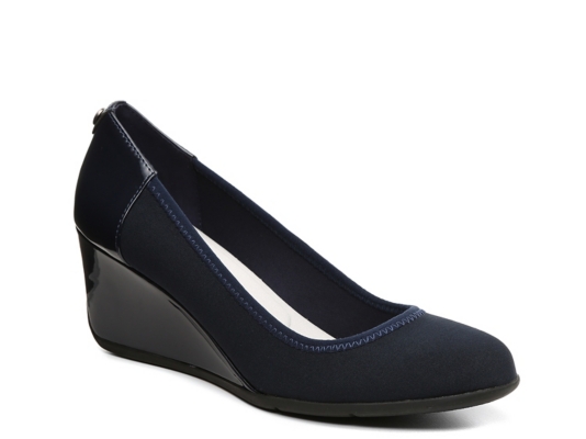 sport taelyn wedge pump