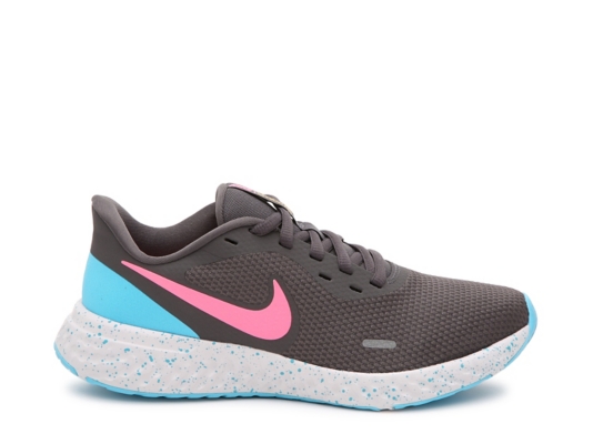 nike revolution running shoe review