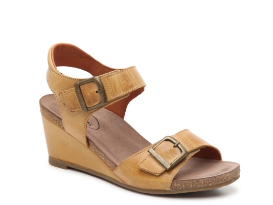 Women S Taos Comfort Sandals Dsw