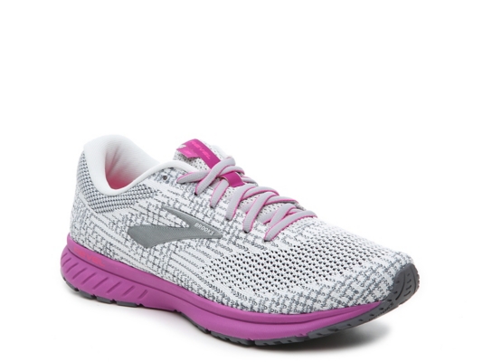 revel 3 brooks womens