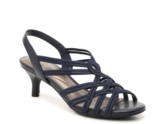 dsw womens walking sandals