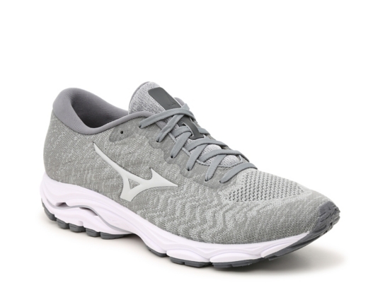 mizuno running shoes near me