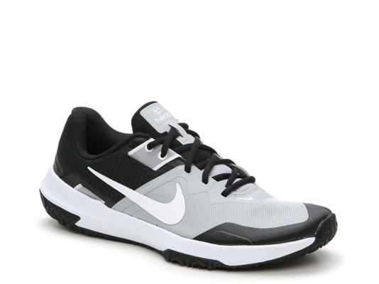 nike varsity compete trainer shoes