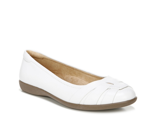 naturalizer freeport flat