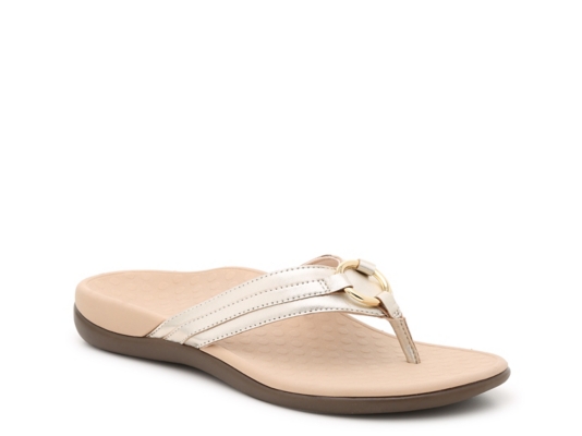 who sells vionic sandals near me