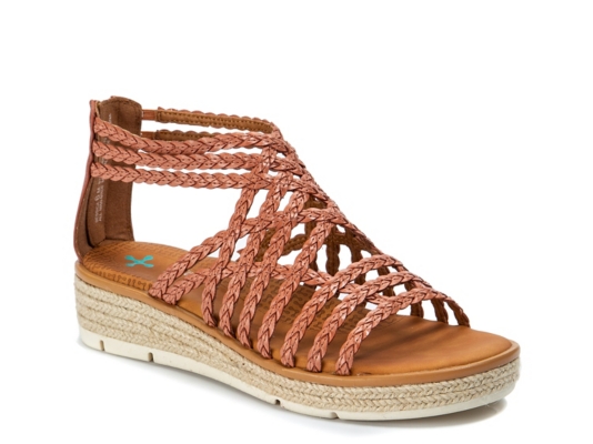 dsw bare trap sandals