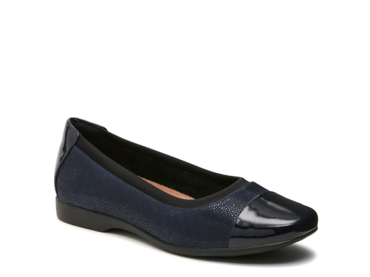 clarks flats dsw